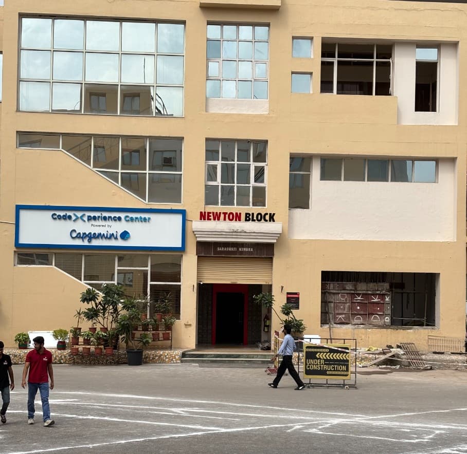 Chitkara University (Patiala) Academic photo 1